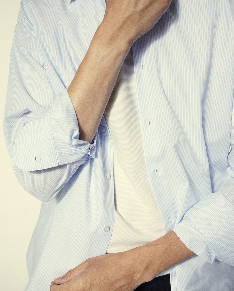 Camisa Slim com Risca Fina 410 Azul Claro-4