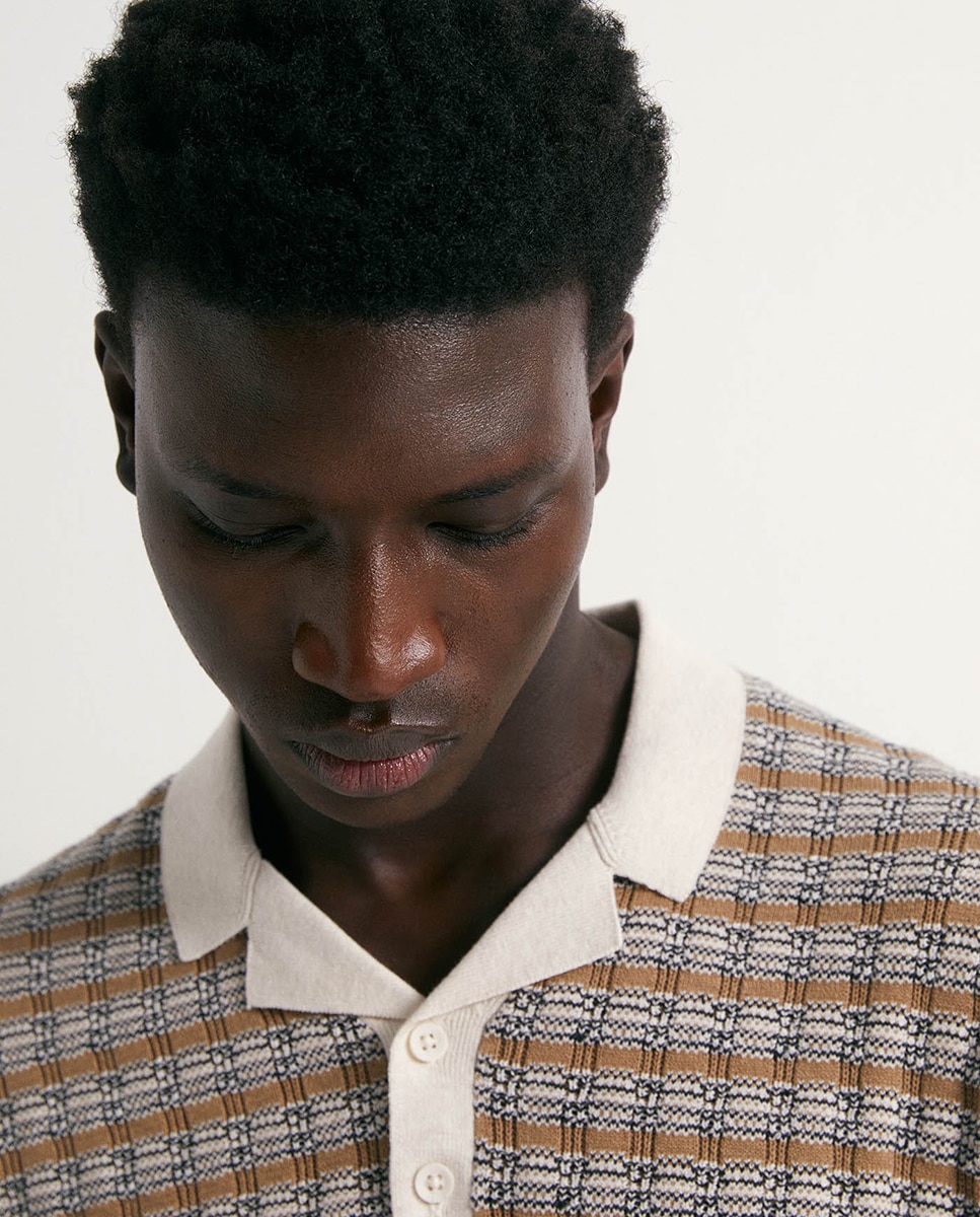 Camisola de Malha Tipo Polo Bege-3