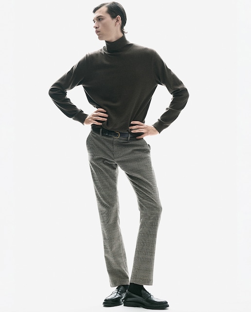 Imagem 0 de Camisola de malha com gola alta