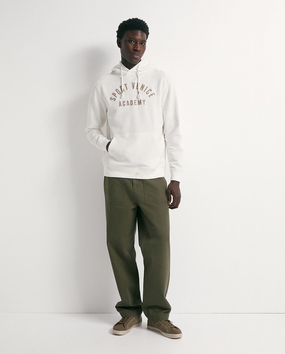 Sweatshirt com Estrutura e Bordado Branco-3
