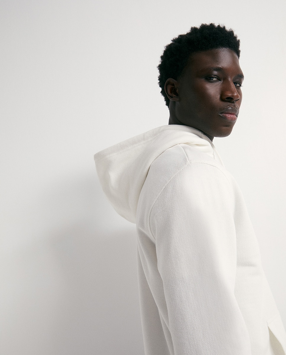Sweatshirt com Estrutura e Bordado Branco-5
