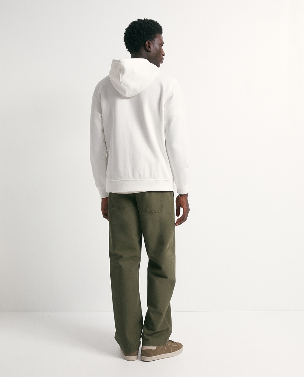 Sweatshirt com Estrutura e Bordado Branco-6