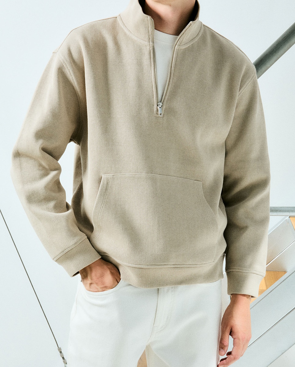 Sweatshirt com Gola Alta 850 Pedra-2