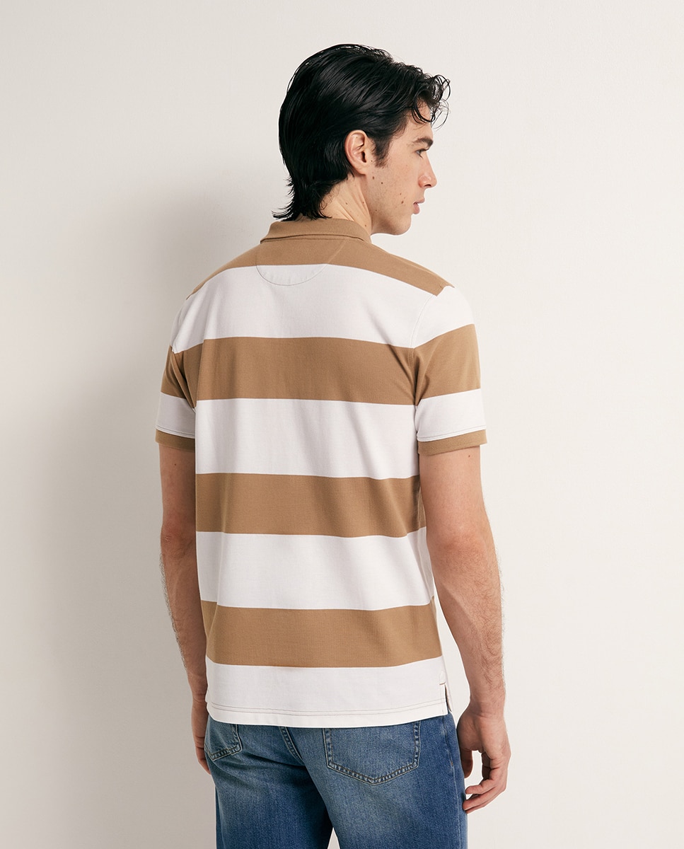 Polo Piqué às Riscas Castanho-claro-4