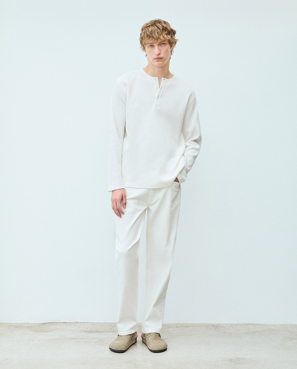 T-shirt com gola com botões Branco-marfim-2
