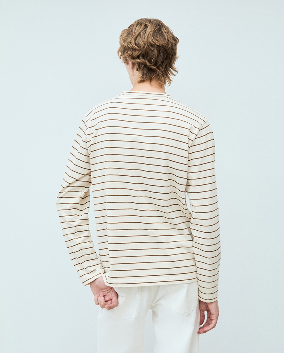 T-shirt com Risca Castanho-5