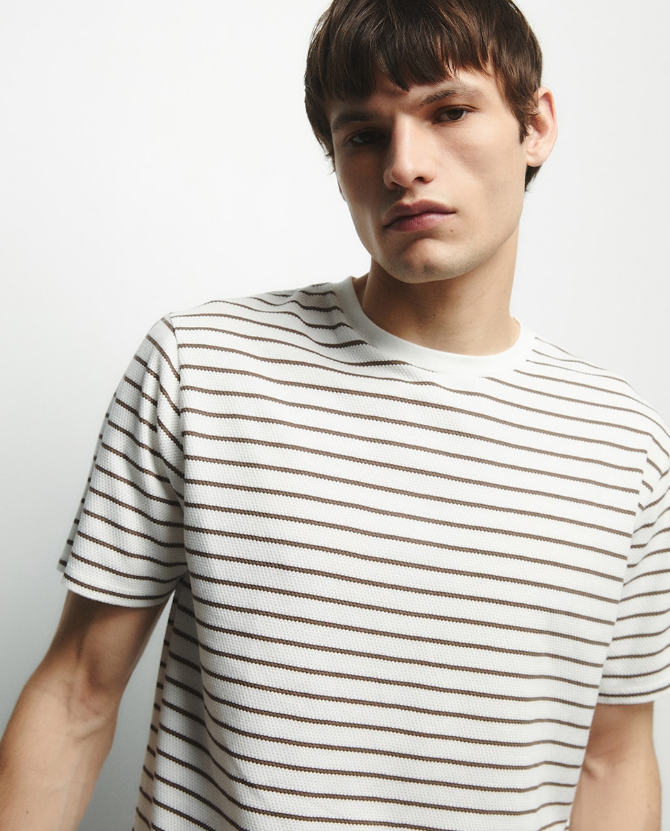 T-shirt às Riscas Bubble Castanho-3