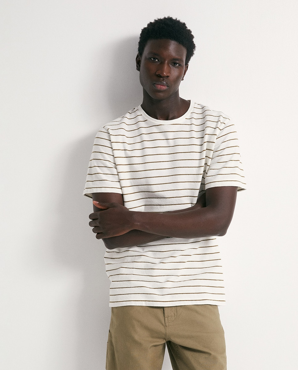 T-shirt Rústica às Riscas Verde Azeitona-1