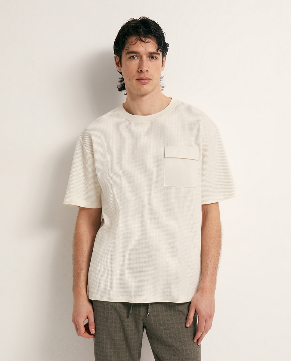 Imagem 0 de T-shirt com Estrutura e Bolso