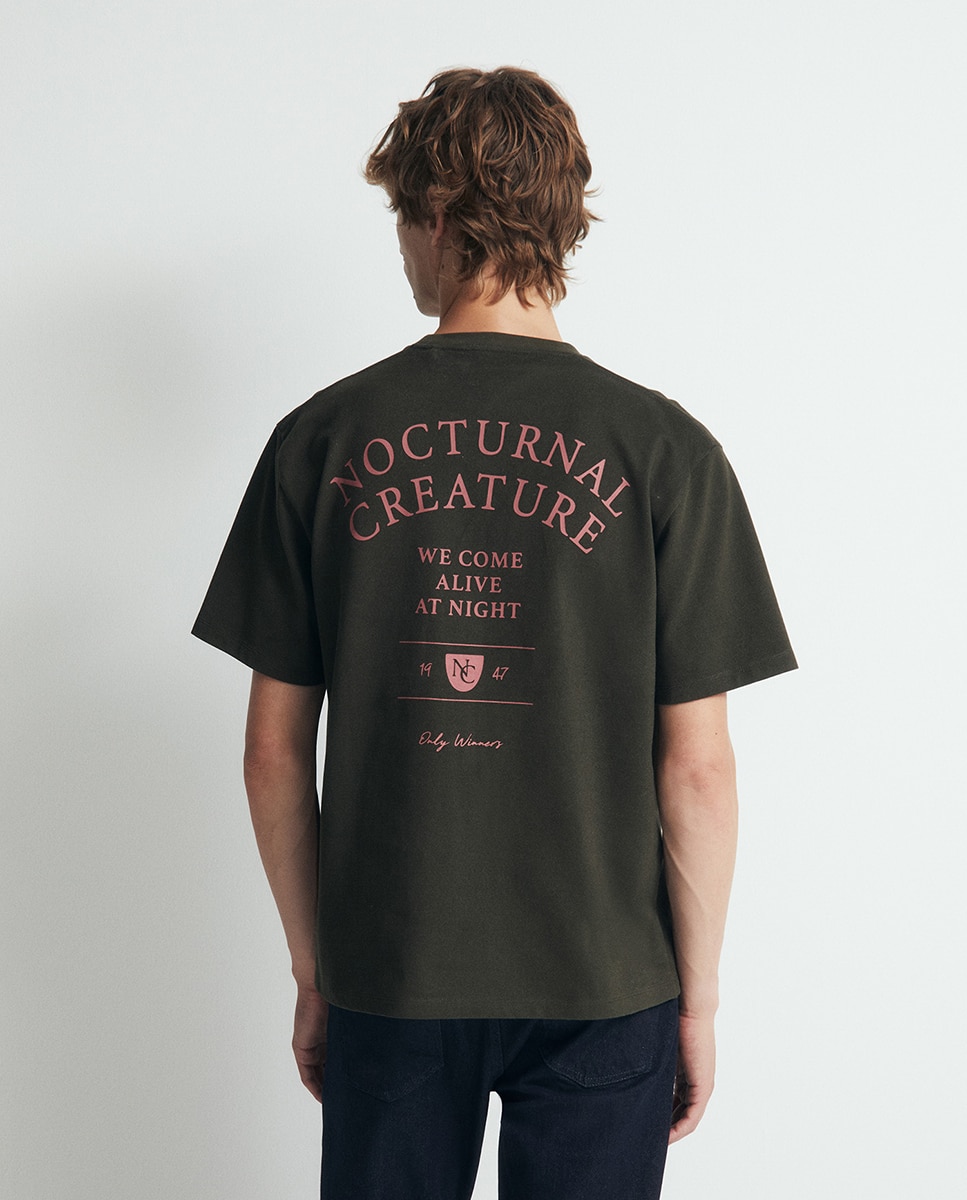 T-shirt com Estampado Gráfico Nocturnal Creature 520 Caqui-4