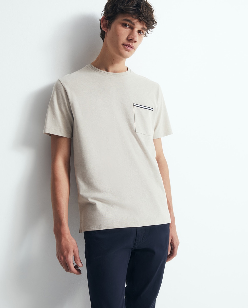 Imagem 0 de T-shirt com Fita e Bolso