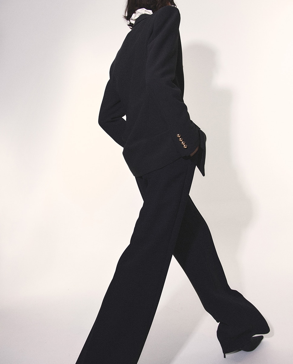 Blazer com Vivos de Veludo Preto-7