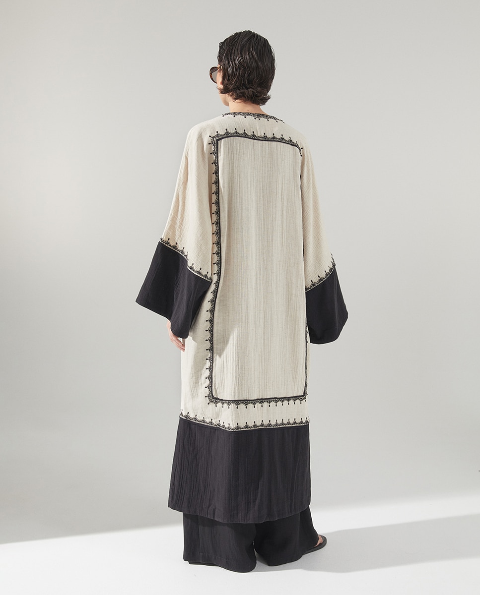 Kimono bordado Cru-5