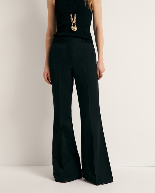 Imagem 0 de Calças Flare Lisas