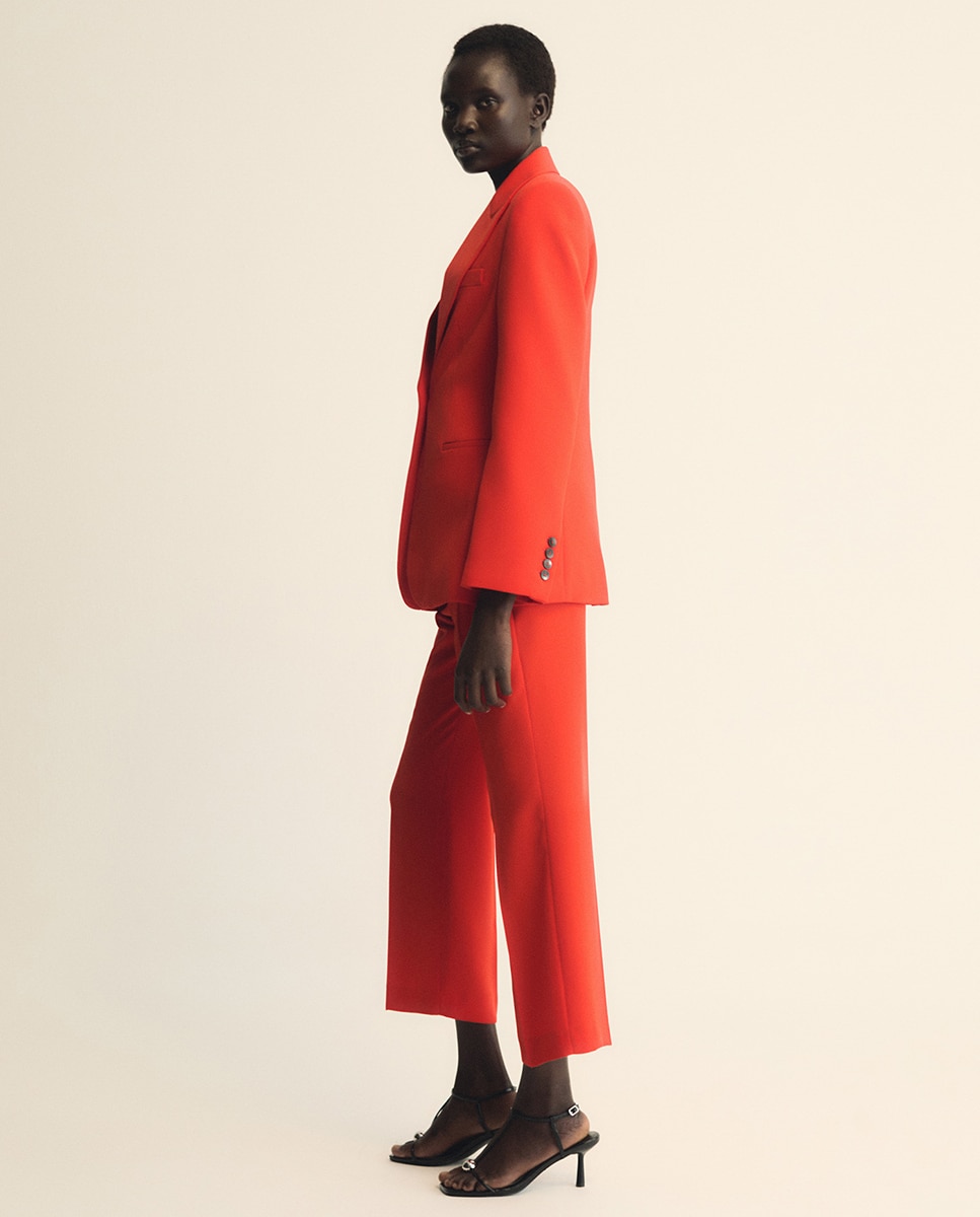 Sfera - Pantalon traje rojo.