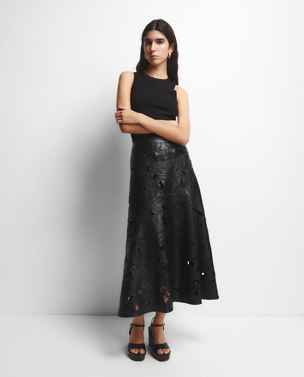 Imagem 0 de Saia Perfurada