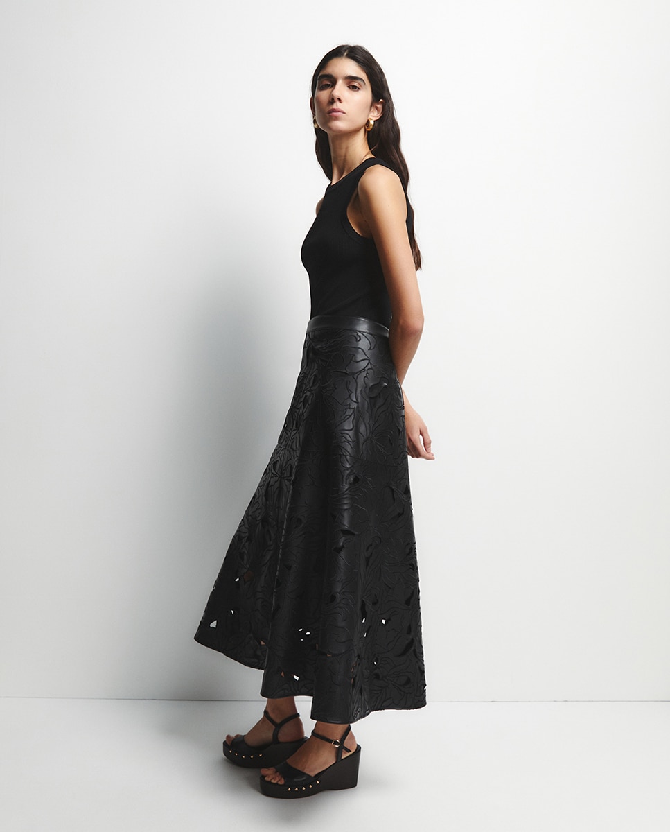 Saia Perfurada Preto-3