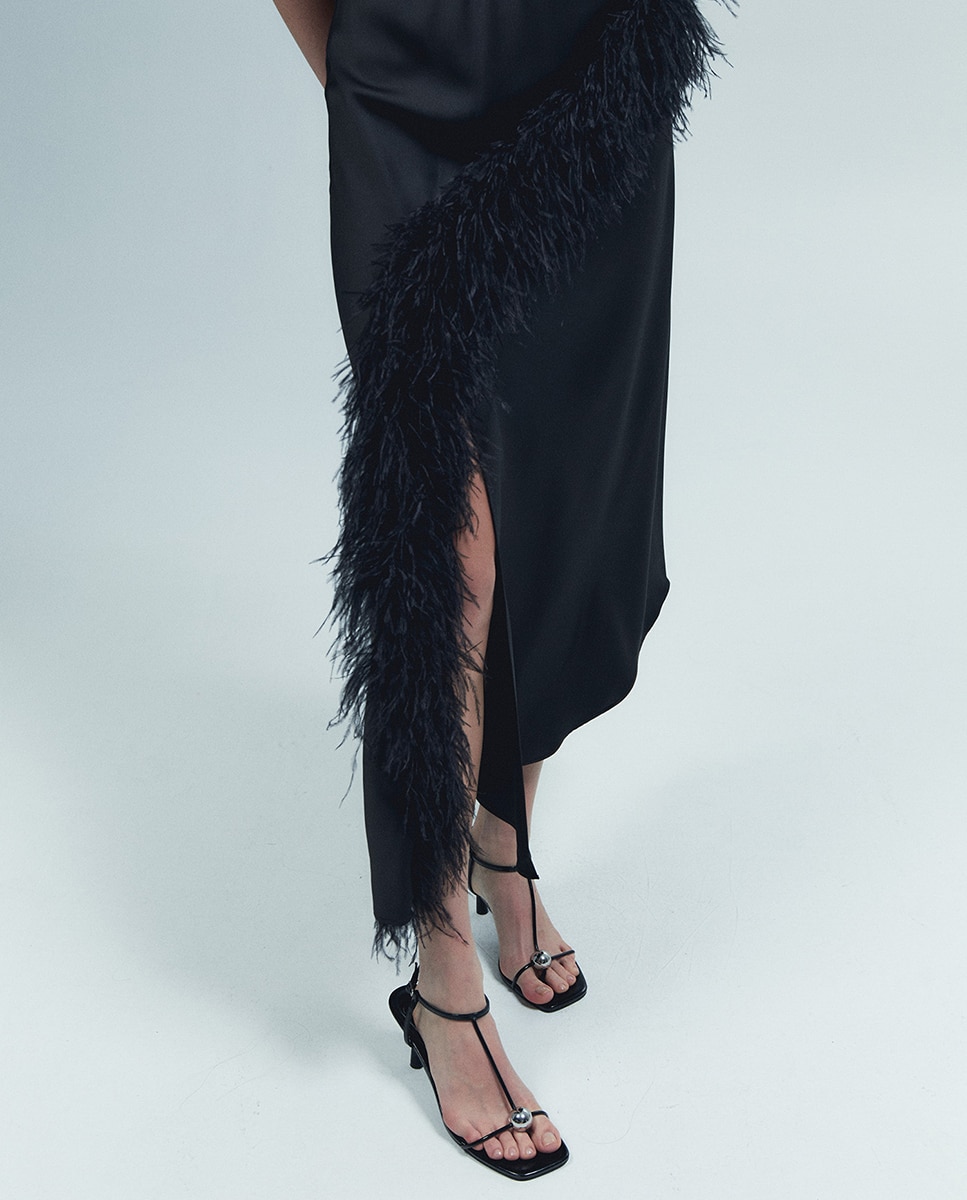 Saia com Plumas Preto-2