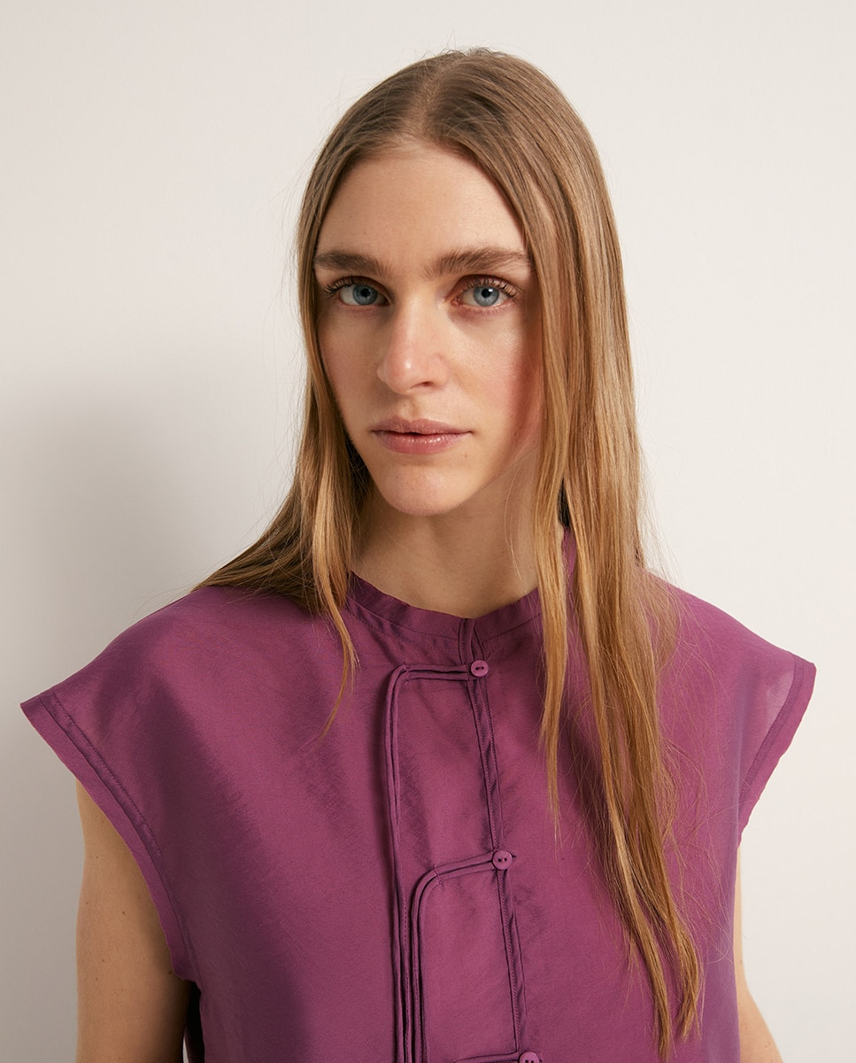 Blusa com Detalhes no Fecho Rosa-3