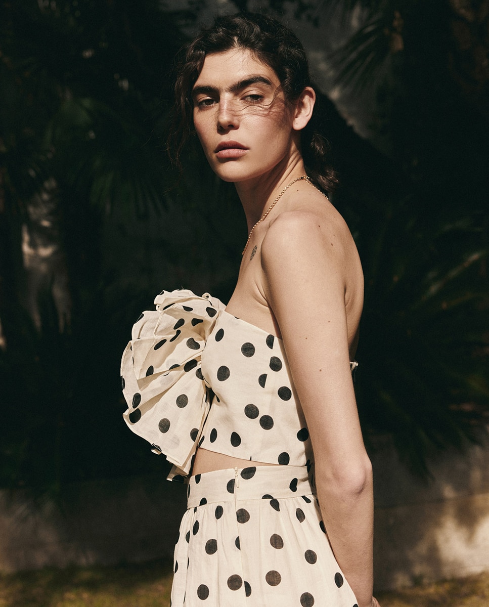 Top às Bolinhas e com Estampado Floral Branco-3