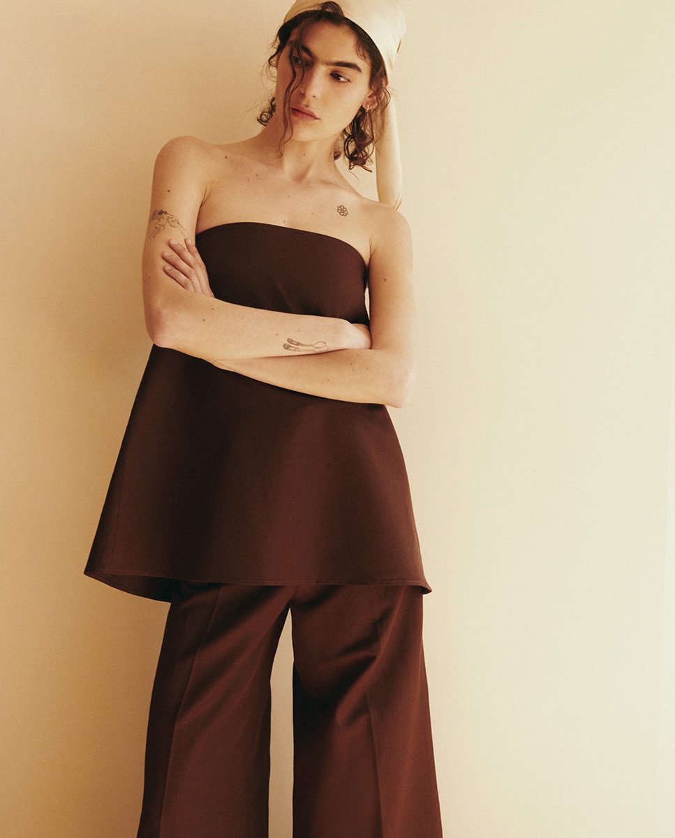 Top com Decote Caicai Castanho-3