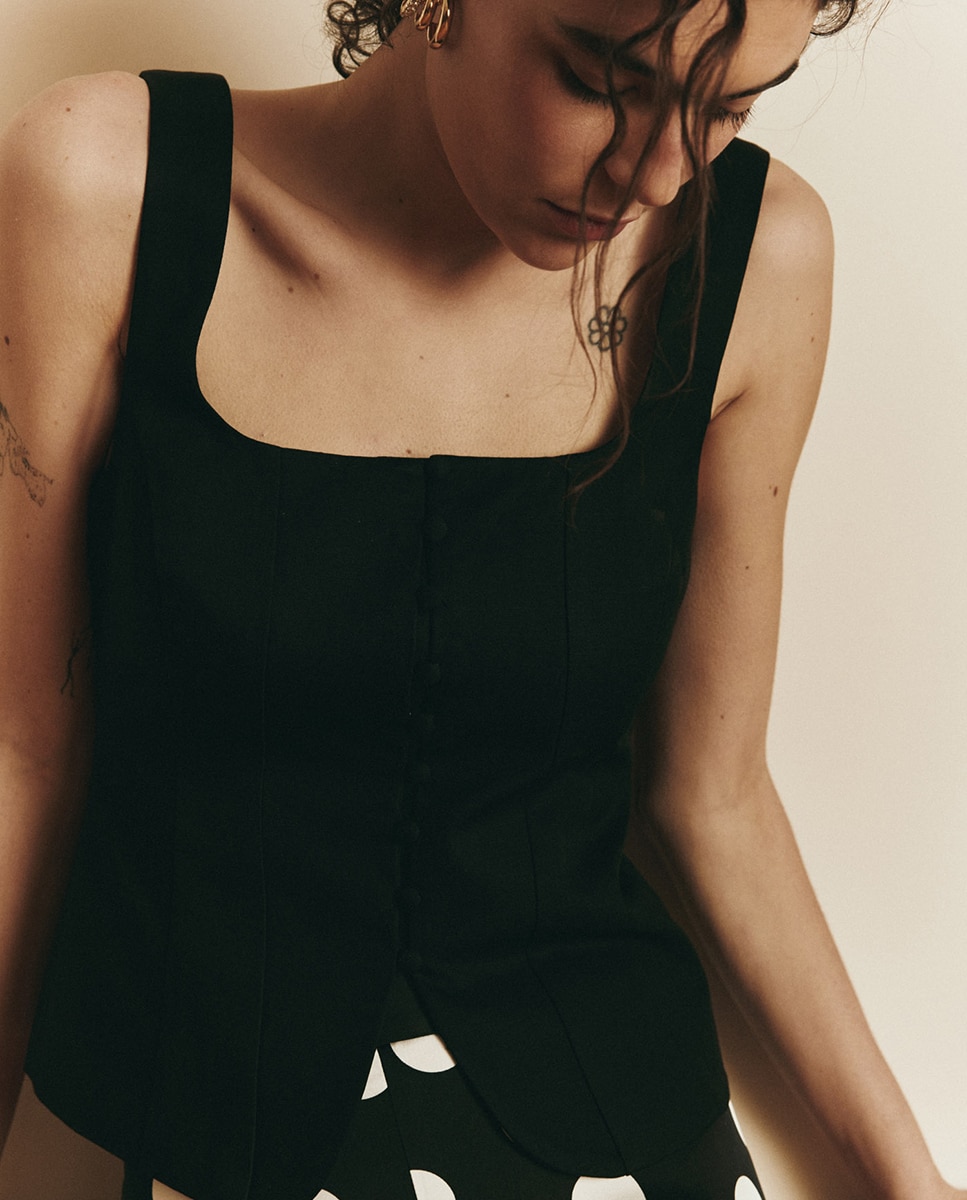 Blusa de Alças com Franzido Preto-3