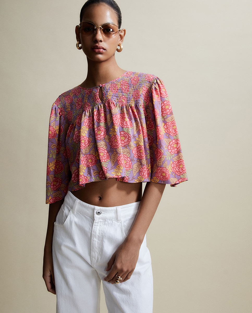 Imagem 0 de Blusa com Elásticos Estampado Floral