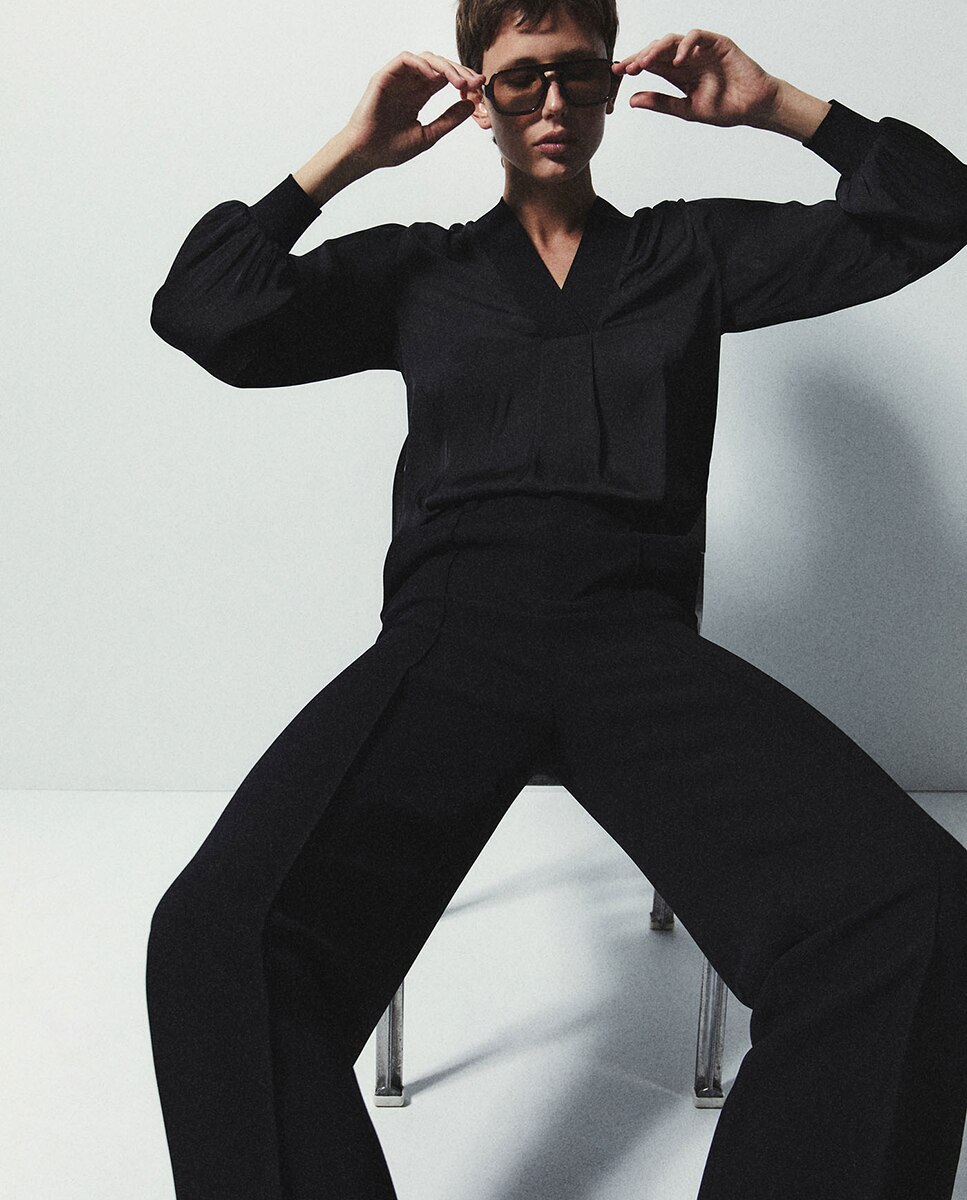 Top de Manga em Balão Preto-4