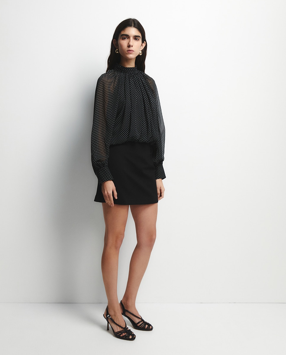Blusa às Bolinhas Preto-2