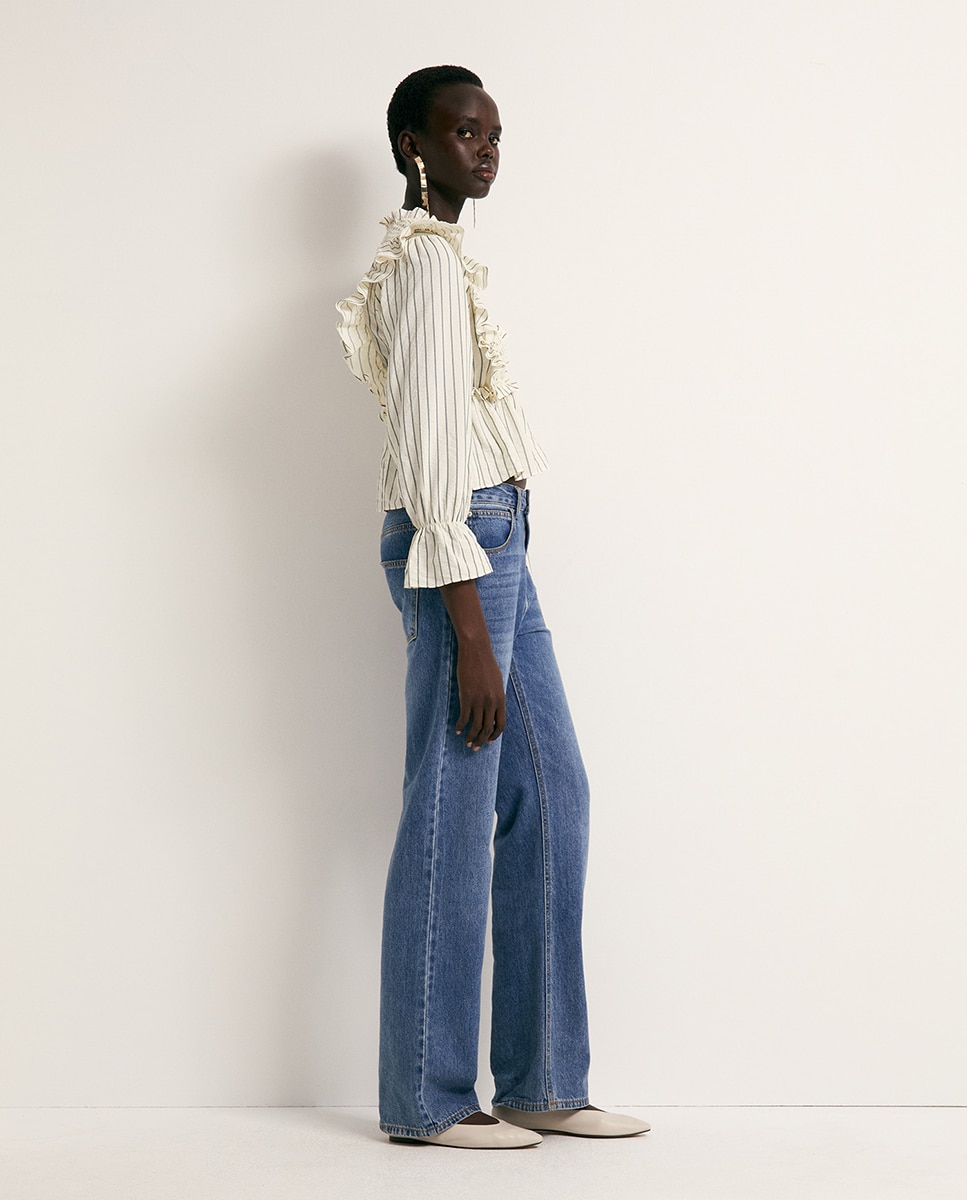 Blusa com Elásticos e Folho Marfim-4