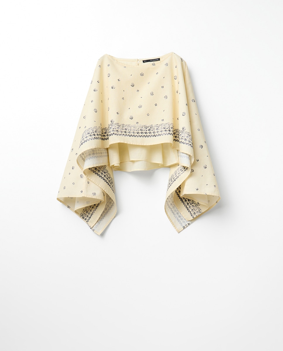 Blusa com Capa e Estampado Cru-6