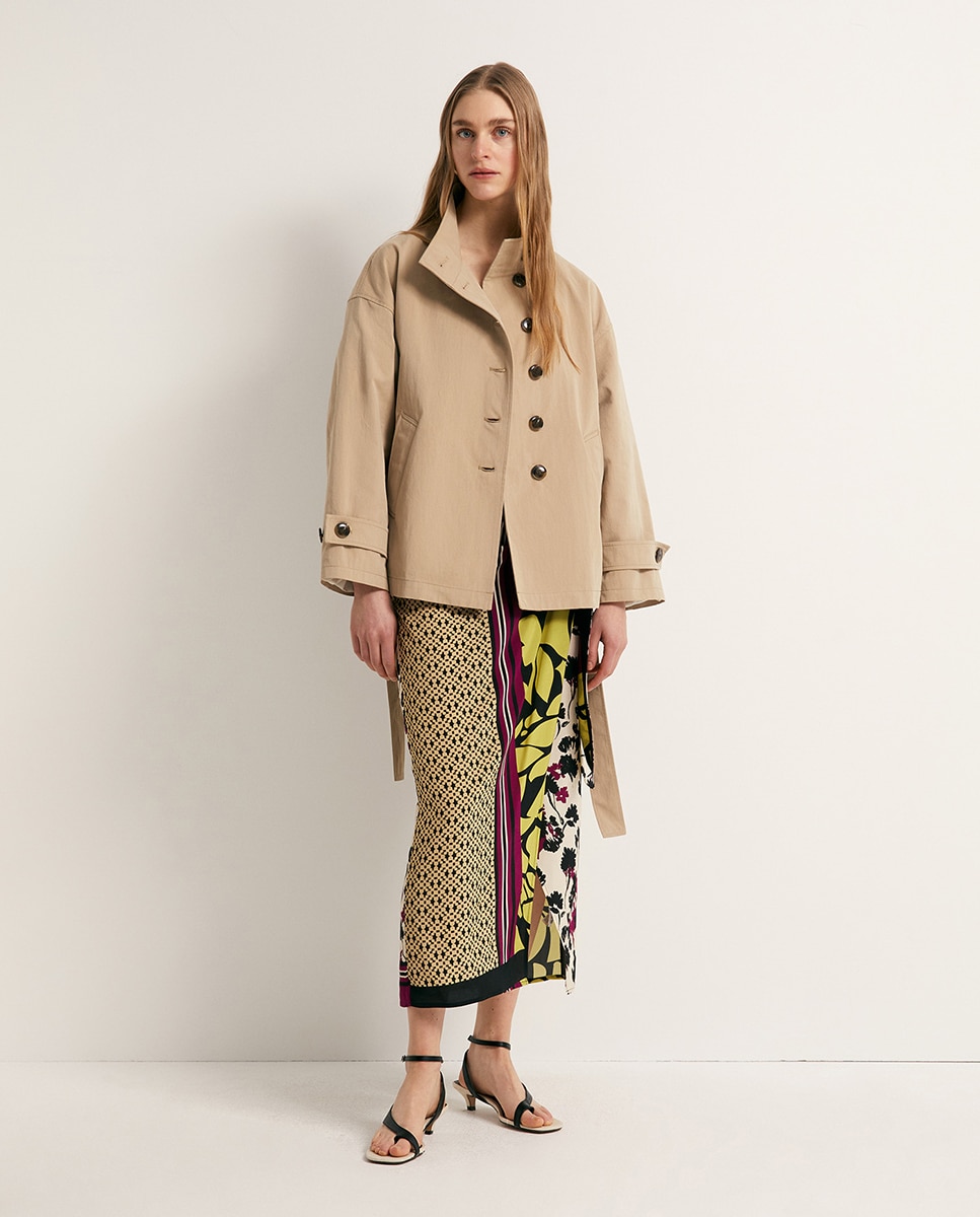 Sfera - Parka corta cinturón.