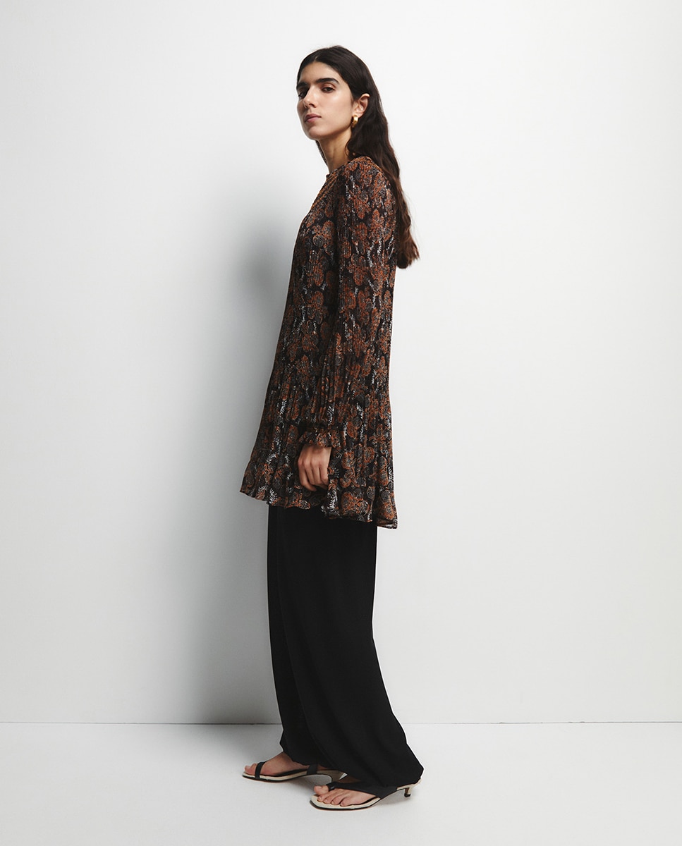 Mini Vestido Plissado Preto-4