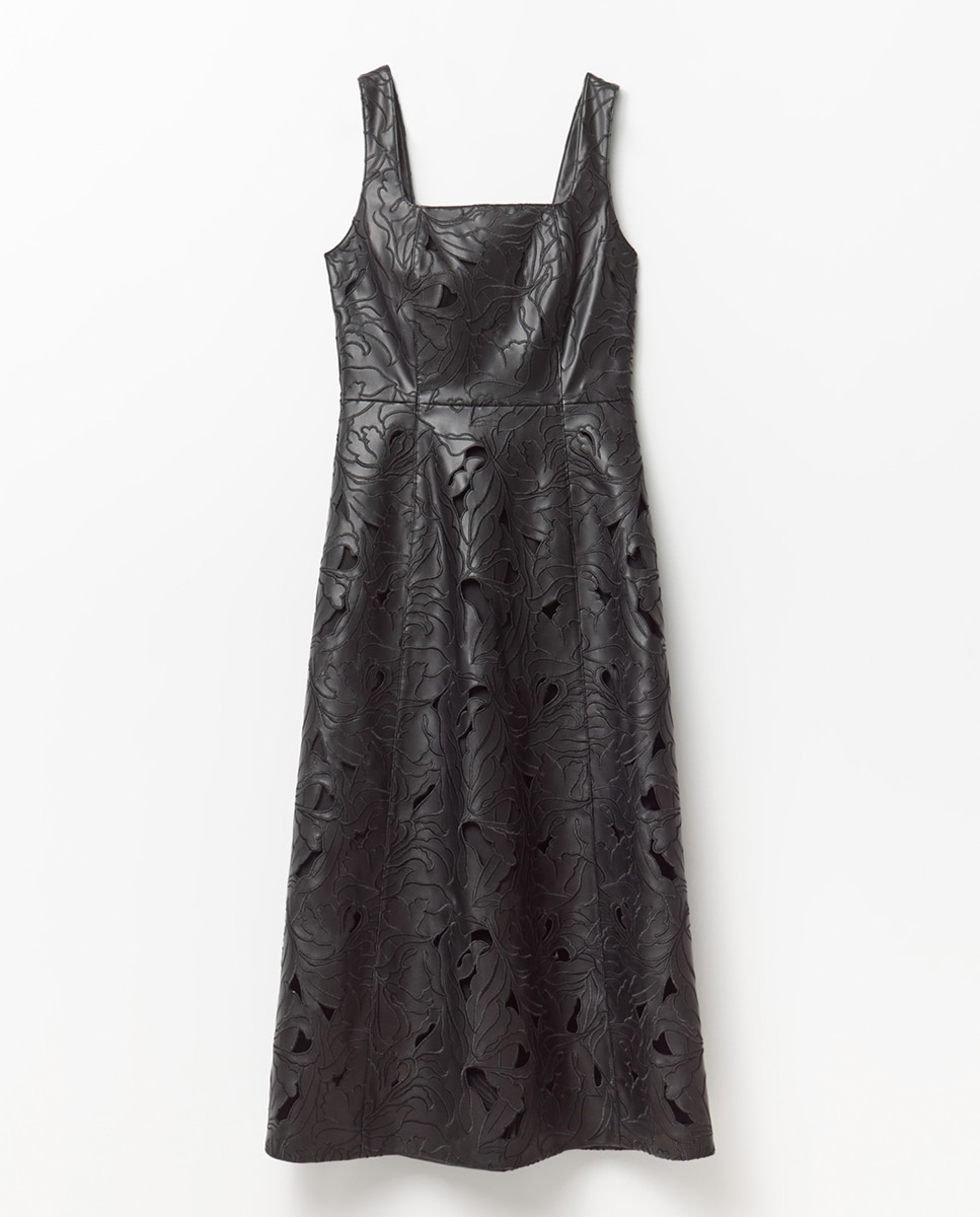 Vestido Tipo Jardineiras Perfurado Preto-8