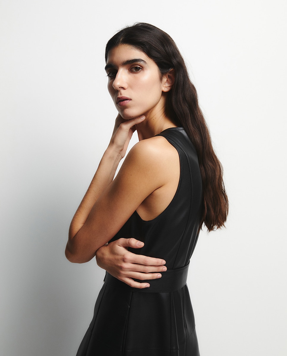 Vestido midi Preto-7
