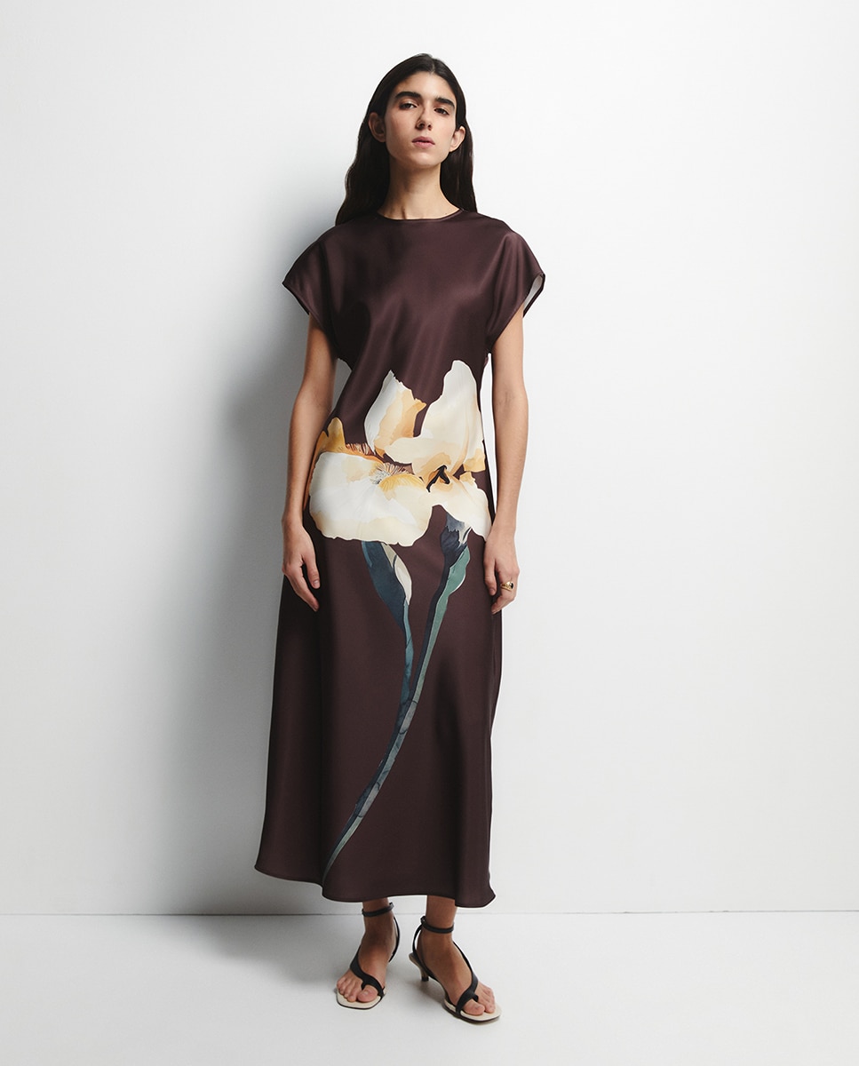 Vestido Acetinado com Flor Chocolate-2