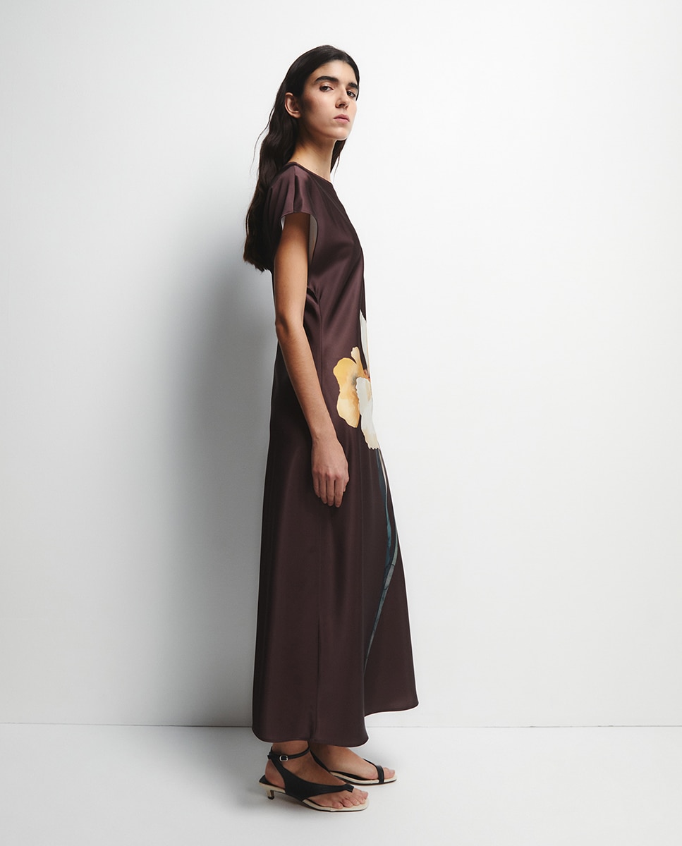 Vestido Acetinado com Flor Chocolate-4