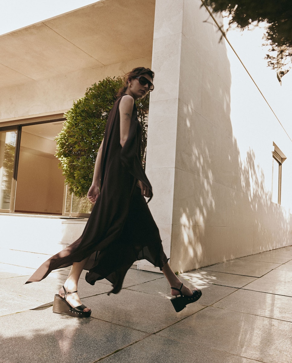 Vestido com Bainha com Bicos Chocolate-3