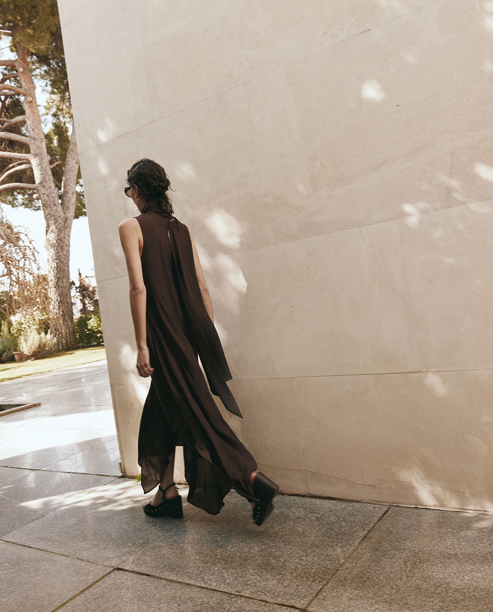 Vestido com Bainha com Bicos Chocolate-5