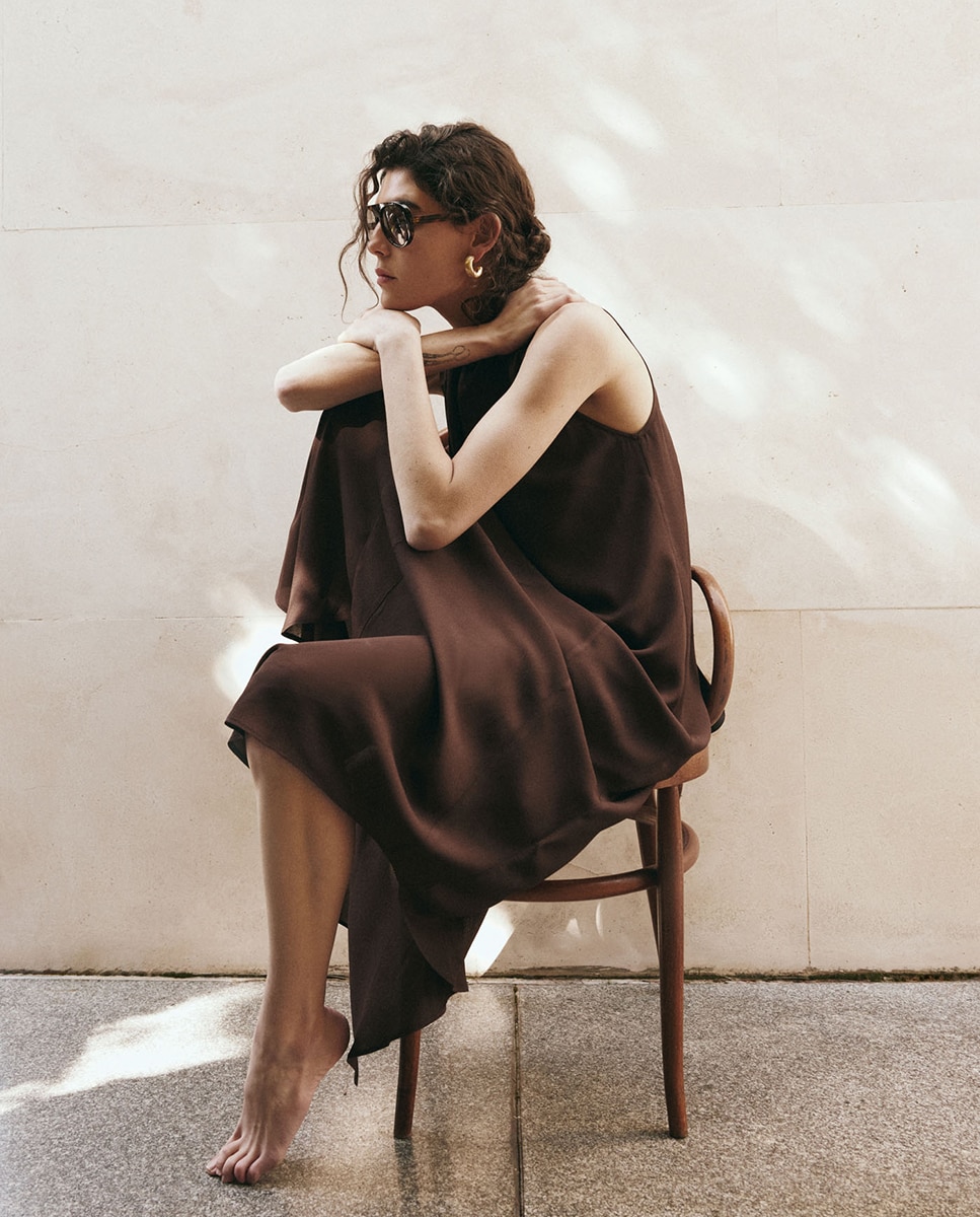 Vestido com Bainha com Bicos Chocolate-6