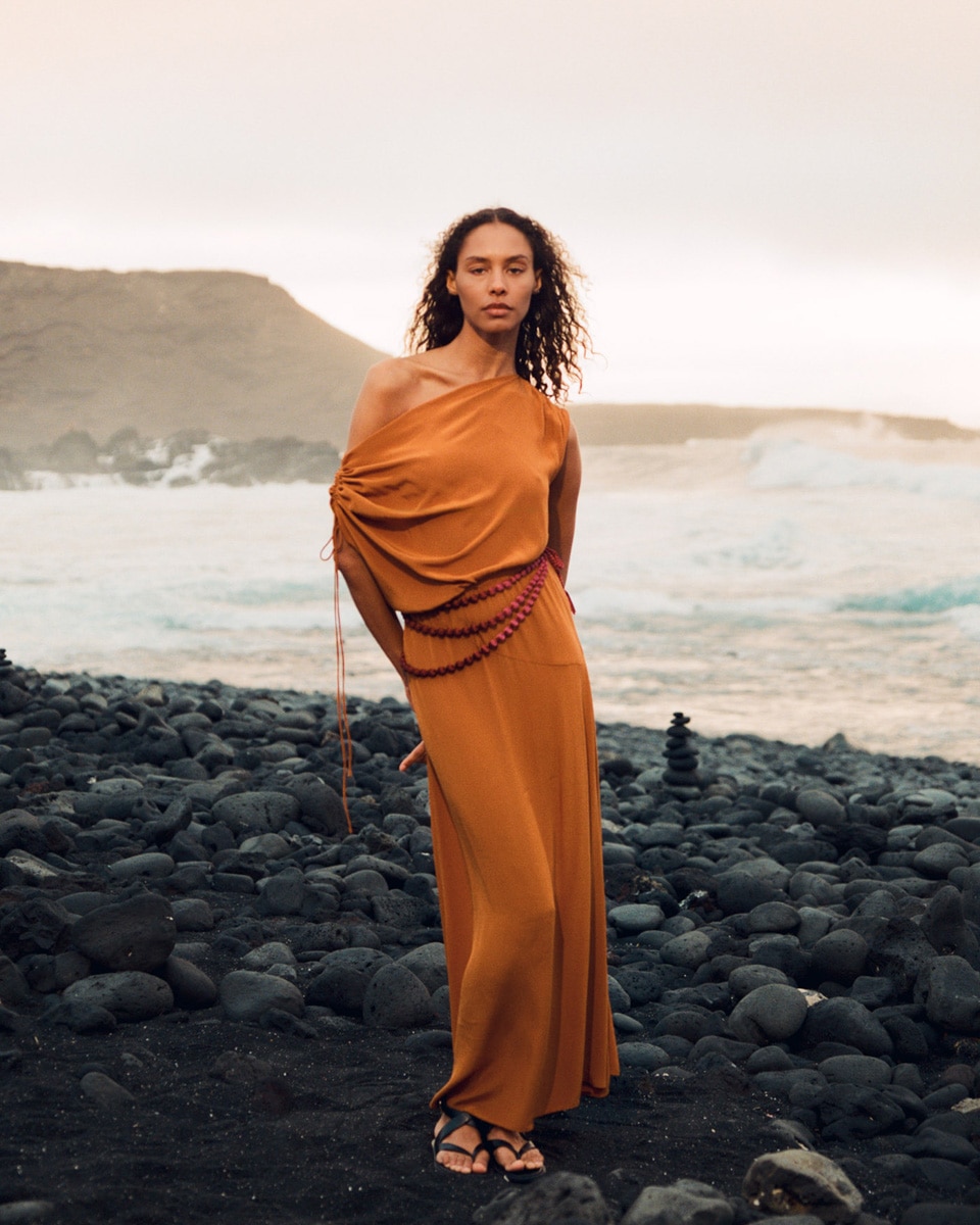 Imagem 0 de Vestido com Franzido no Ombro