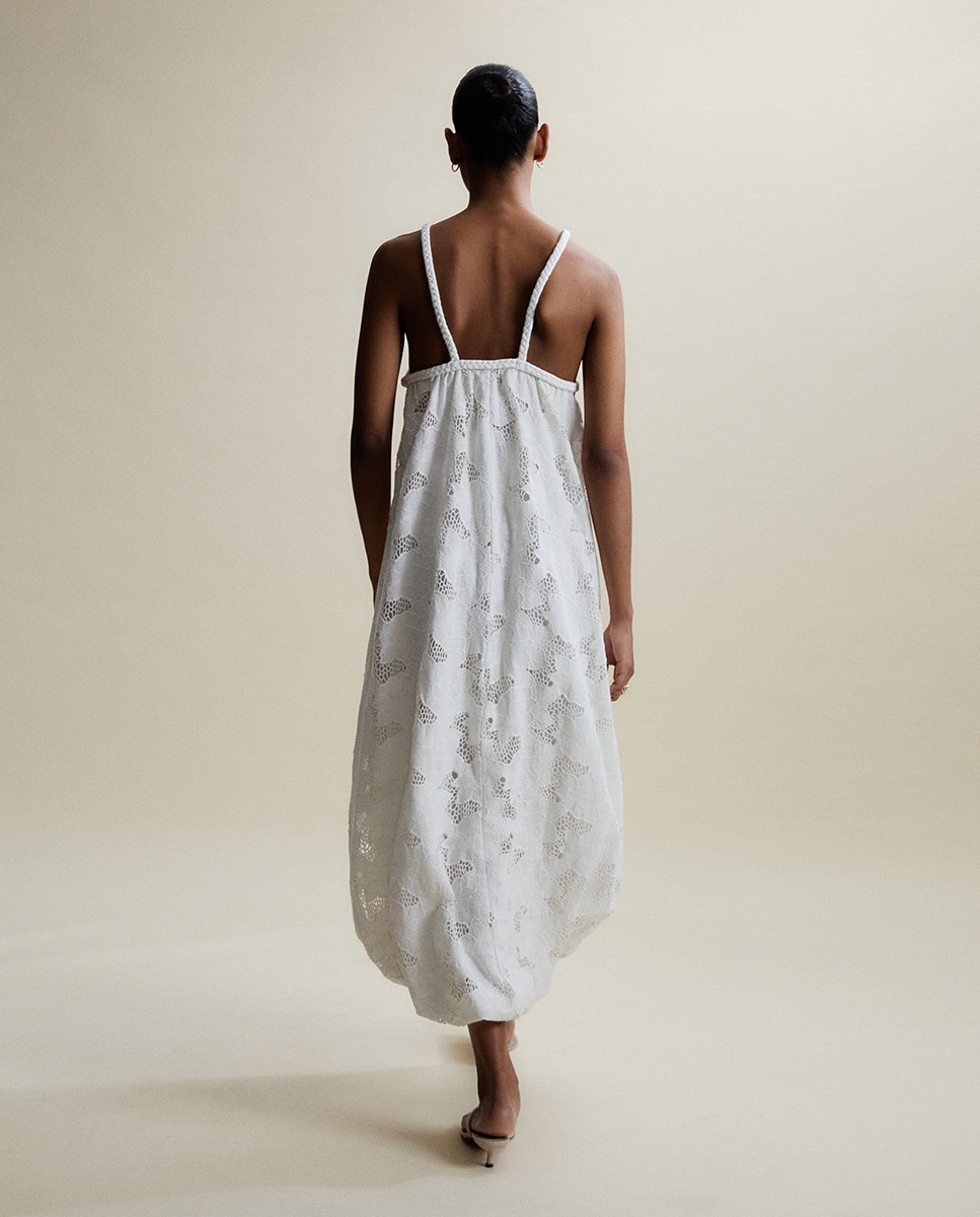 Vestido Entrançado com Flores Cru-4