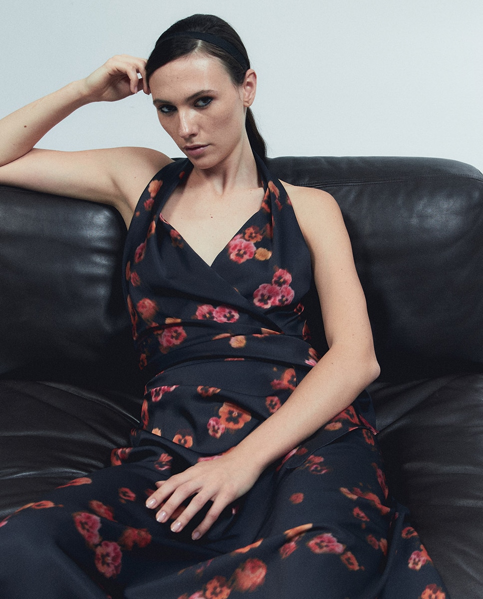 Vestido Estampado Halter Preto-4