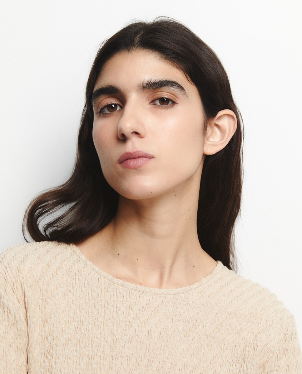 Blusa com Estrutura de Peça Bege-3