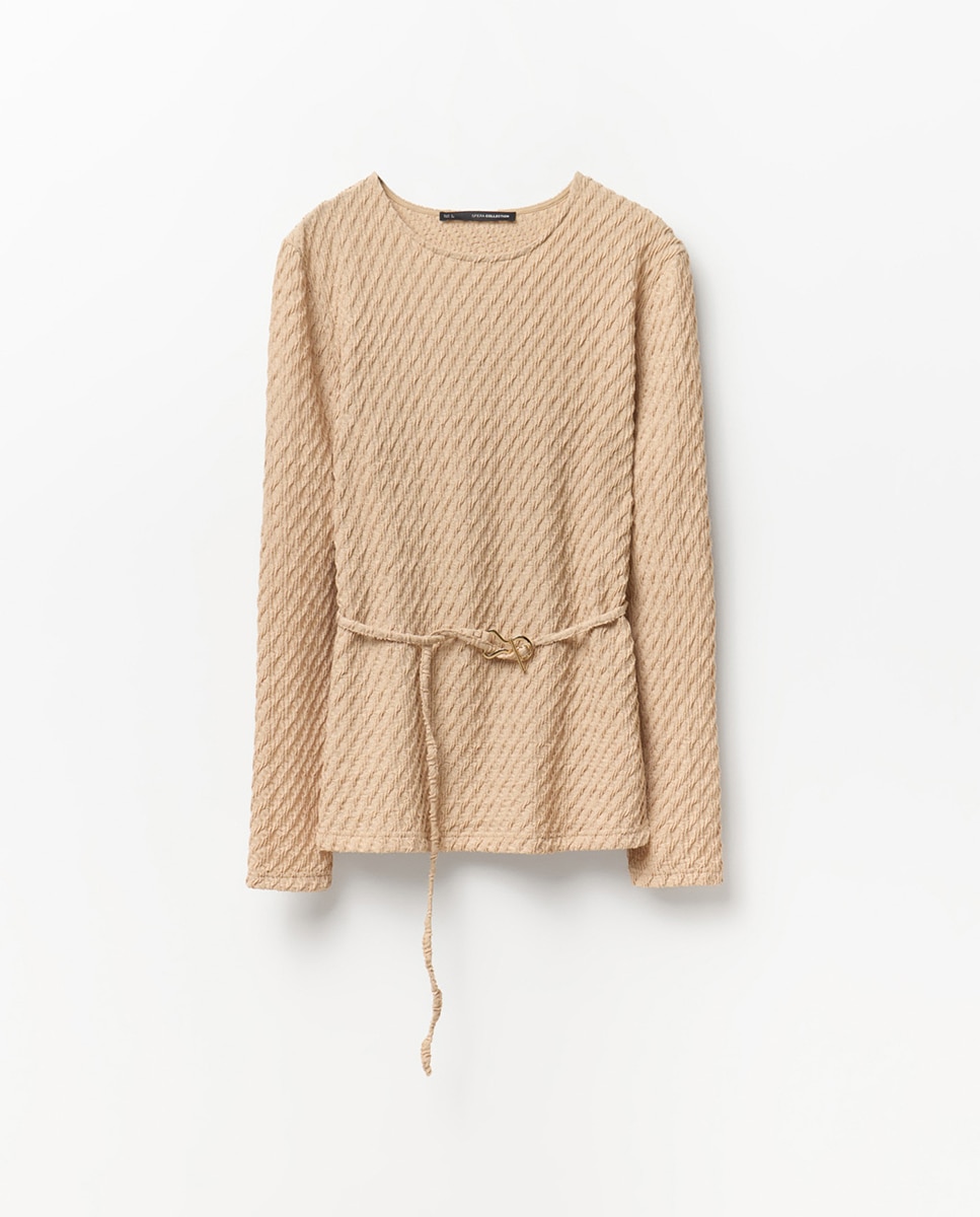 Blusa com Estrutura de Peça Bege-5