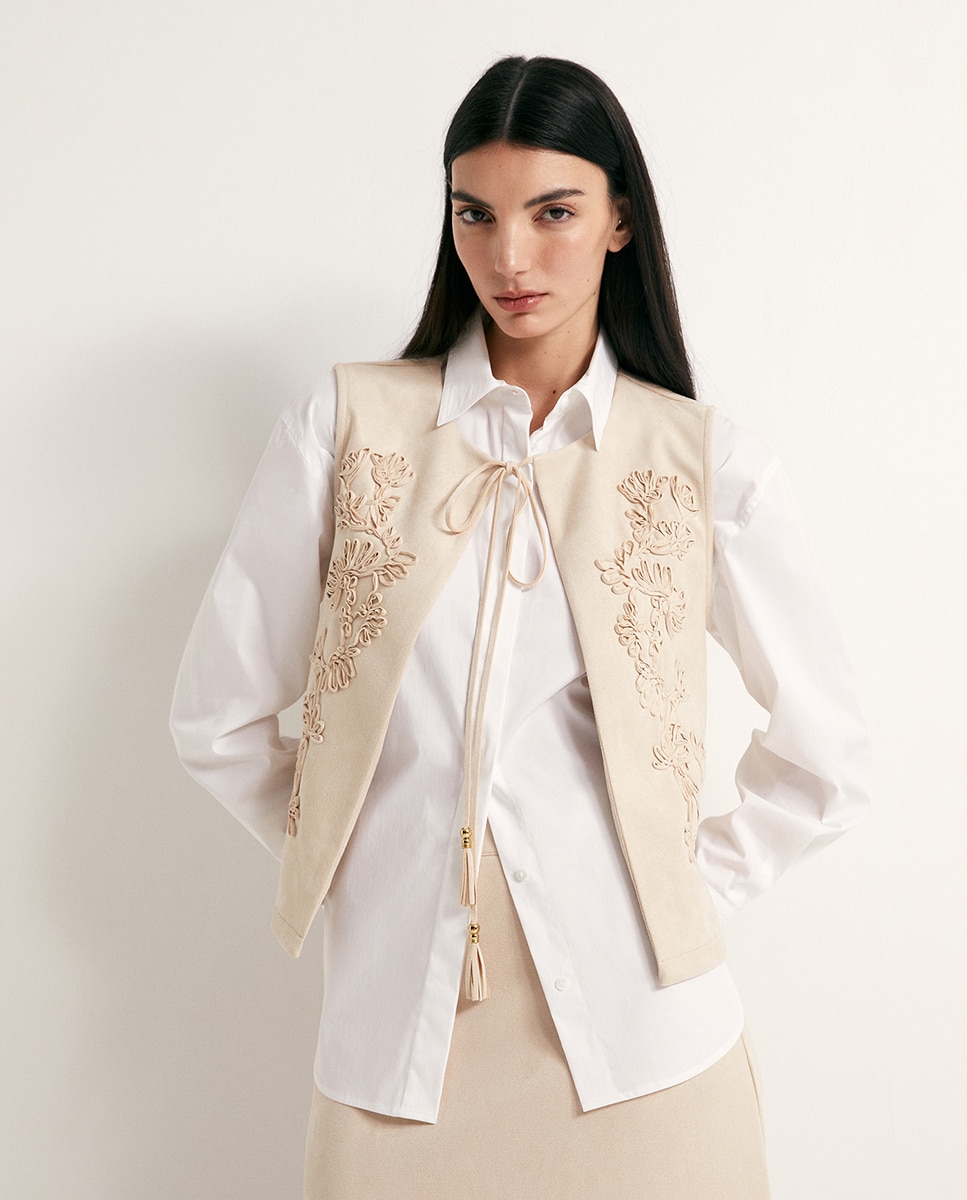 Colete de Camurcina com Bordado Cru-2