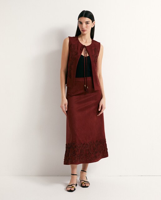 Imagen 0 de Chaleco antelina bordado