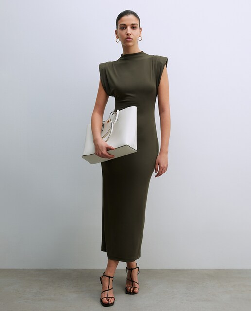 Vestido hombreras