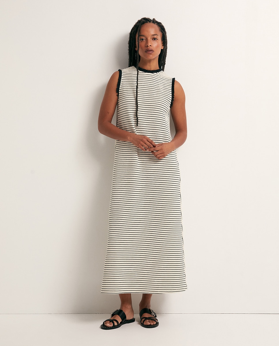 Imagem 0 de Vestido com Estrutura e Franjas
