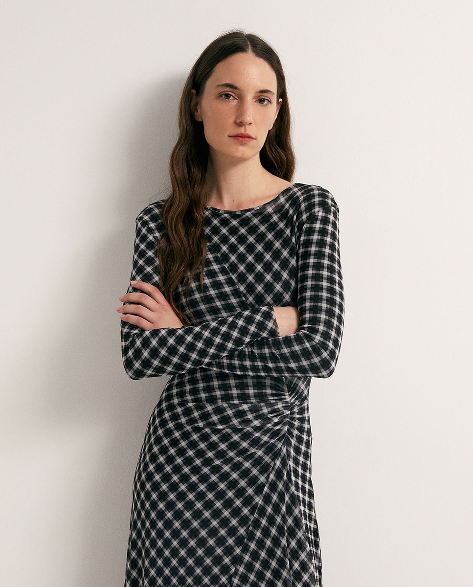 Vestido de Tule aos Quadrados Preto-2